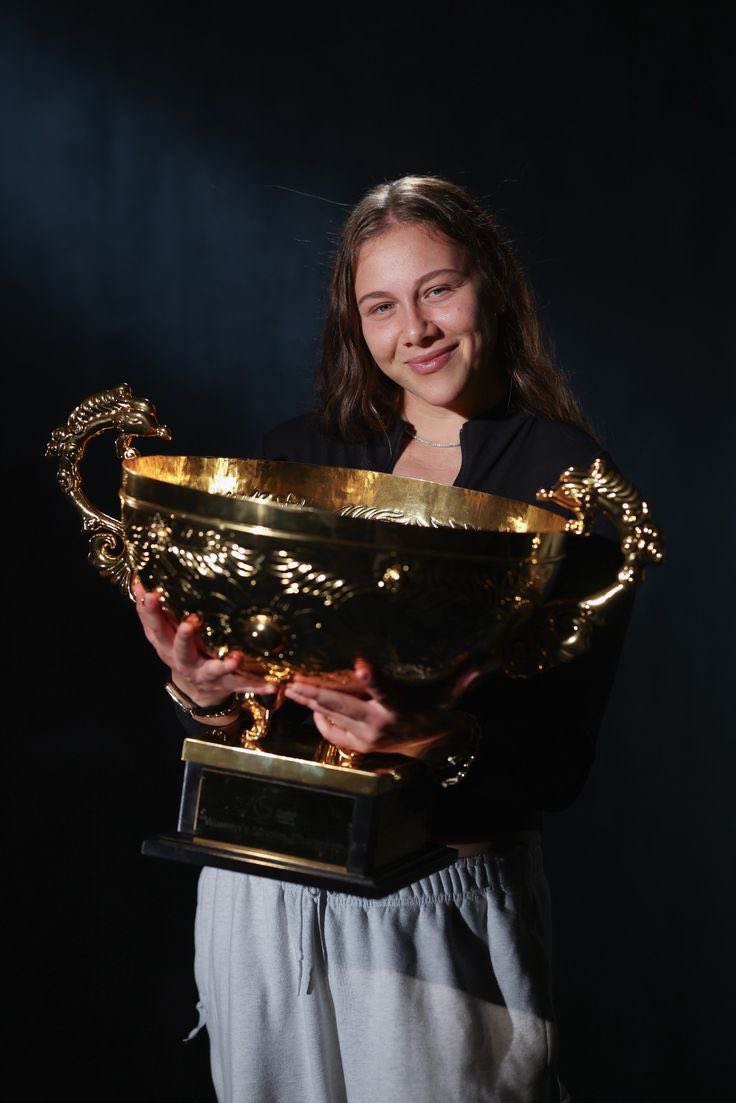Tennispoint00's tweet photo. Forfait per la campionessa in carica Amanda Anisimova a Pechino. Una stagione difficile, complice soprattutto l’infortunio al polso https://t.co/mGytBcezGN