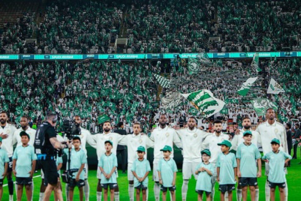 P0a1_'s tweet photo. مبروك التأهل لنصف نهائي وعقبال ناخذ كاس الخليج يارب والله لو نستمر على ذا المستوى البطولة في جيب يارب نستمر على ذا لعب لما النهائي https://t.co/1MG6wPcrhG