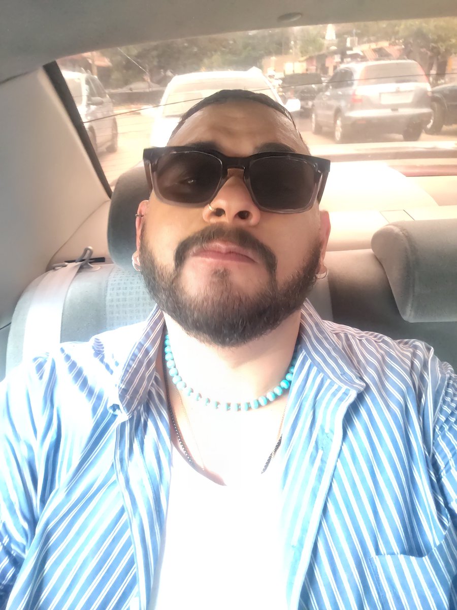 yosoyjonah's tweet photo. Tambien me pongo ropa https://t.co/GIP2vzDWef
