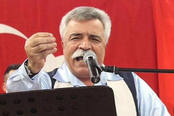 fatiheryilmaz0's tweet photo. VESSELAM

Ben böyle bilmezdim bu bizim yurdu Bambaşka bir hali varmış vesselam! Vay anam vay,nelerini doyurdu Bol kaymağı balı varmış vesselam!

Başa geçen doğru dürüst olmadı De ki bana şu geldi de çalmadı Testisini doldurmayan kalmadı Kurumayan gölü varmış vesselam!

Kimi geldi sunta ile götürdü Kimi geldi çanta ile götürdü Her biri bir avantayla götürdü Gani para,pulu varmış vesselam!

Mayısına Eylülüne Mart'ına Güvendik de dindi mi ki fırtına İçten dıştan hep bindiler sırtına Bükülmeyen beli varmış vesselam!

Bırak dünü bugün bile seyret be Yıkmak için ediyorlar gayret be Daha hala gık demedi hayret be Bıçak açmaz dili varmış vesselam!

Benim aklım benim fikrim yetmedi Bu memleket nasıl hala batmadı Gelen yedi,giden yedi bitmedi Tükenmeyen malı varmış vesselam!

Ozan Arif şunu söyle sen bir de Hiç mi sahip çıkan yoktur bu yurda Var var ama,o da işte içerde Tek talihsiz kulu varmış vesselam.

#OzanArif