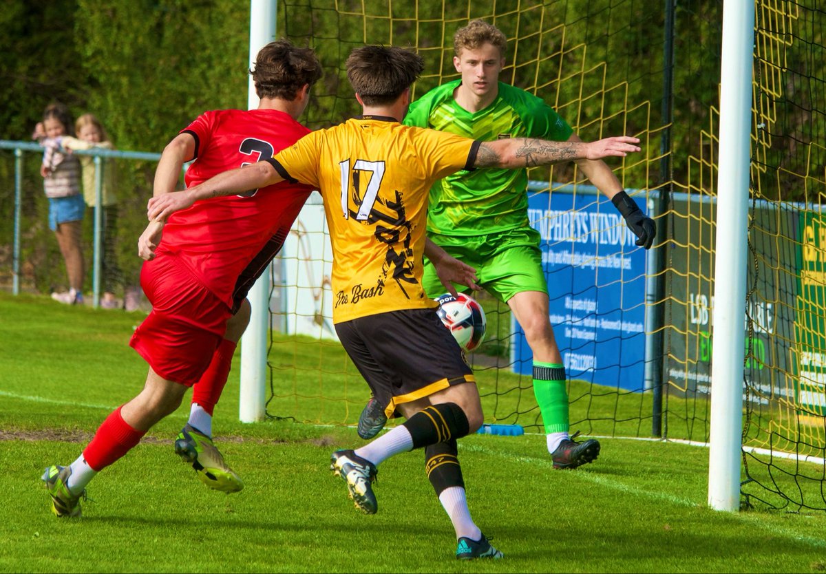 BashleyFootball's tweet photo. Another good performance 👏

Another 3 points 👌

All the Match Photos to follow 📸

#UpTheBash #WeAreBashley #WessexLeague https://t.co/N3mChO5kZL
