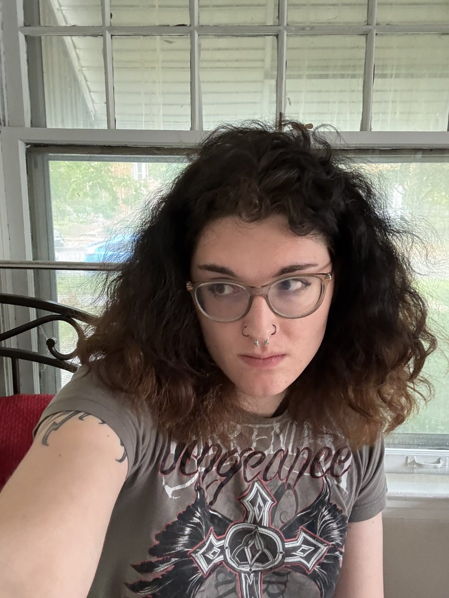 OriannasWisp's tweet photo. so bad at taking photos of myself but did my eyebrows https://t.co/JXbb293vYW