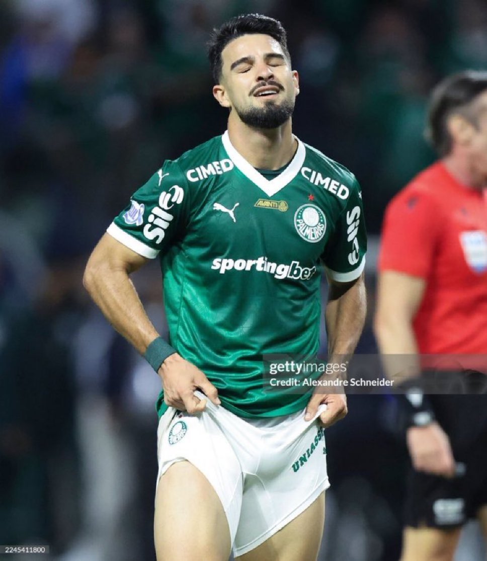 aquelevolume's tweet photo. Os ovão bem grandão https://t.co/OM9UgHgAPP