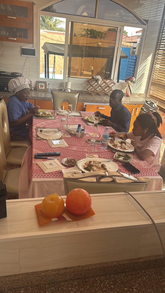 angola_Mirex's tweet photo. Sua Excelência Embaixador Téte
António, Ministro das Relações Exteriores, participou, esta sexta-feira, 25 de Setembro, em Nova lorque, numa Reunião Informal do Conselho de Ministros da Comunidade dos Países de Língua Portuguesa (CPLP), realizada à margem da 81.ª sessão da Assemb https://t.co/KnS3pTKe2W
