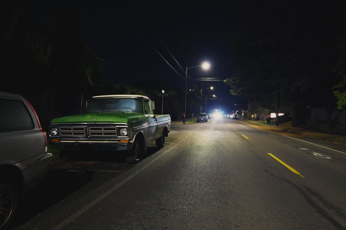 Simwerks's tweet photo. Night stroll. #lumix #seattle https://t.co/bUjOWkwC98