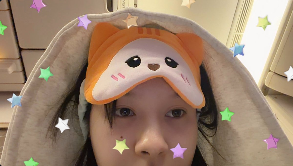 luverruks's tweet photo. the muv sleep mask :(🤏 https://t.co/6WrFu9TIRt