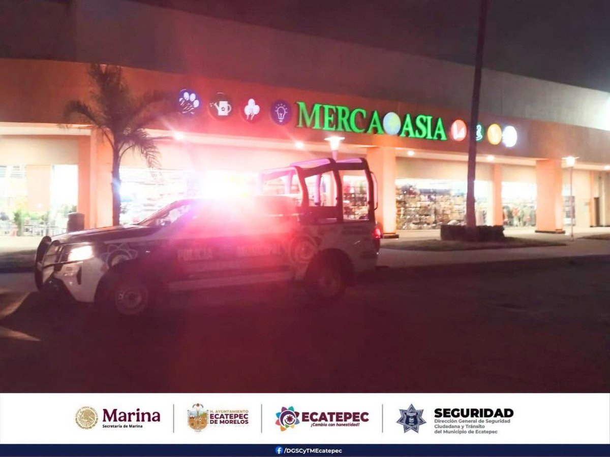 SeguridadEcatep's tweet photo. 𝗠𝗮𝗻𝘁𝗲𝗻𝗲𝗺𝗼𝘀 𝗽𝗿𝗲𝘀𝗲𝗻𝗰𝗶𝗮 𝗽𝗿𝗲𝘃𝗲𝗻𝘁𝗶𝘃𝗮 𝗲𝗻 𝗣𝗹𝗮𝘇𝗮 𝗦𝗲𝗻𝗱𝗲𝗿𝗼 | 𝗦𝗲𝗰𝘁𝗼𝗿 𝟭𝟱
Lee la nota completa aquí:🔗https://t.co/vmiS8TBUcM

#EcatepecCambioQueSeSiente #ElCambioSeSiente #AzucenaCumple #Ecatepec #SeguridadParaTodasYTodos #PolicíaDeEcatepec https://t.co/KJvlSe9uUS