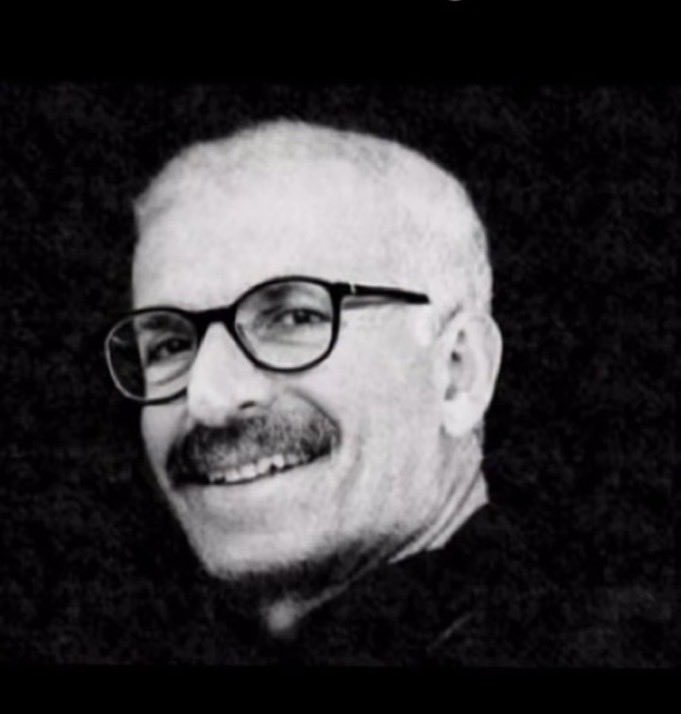 ErennnnKeskinnn's tweet photo. Kürt gazeteci olarak her türlü baskıyı yaşadı, ölümden döndü. Ama en çok 2015 de tutuklanan kardeşi Sibel Çapraz için uğraş verdi. Birlikte kampanyalar yaptık. Son zamanlarında biraz rahatlamak tedavi olmak için yasa değişikliğini bekliyordu. Kürdün kaderi mi bu? #necipçapraz 🙏 https://t.co/by8tffDP9o