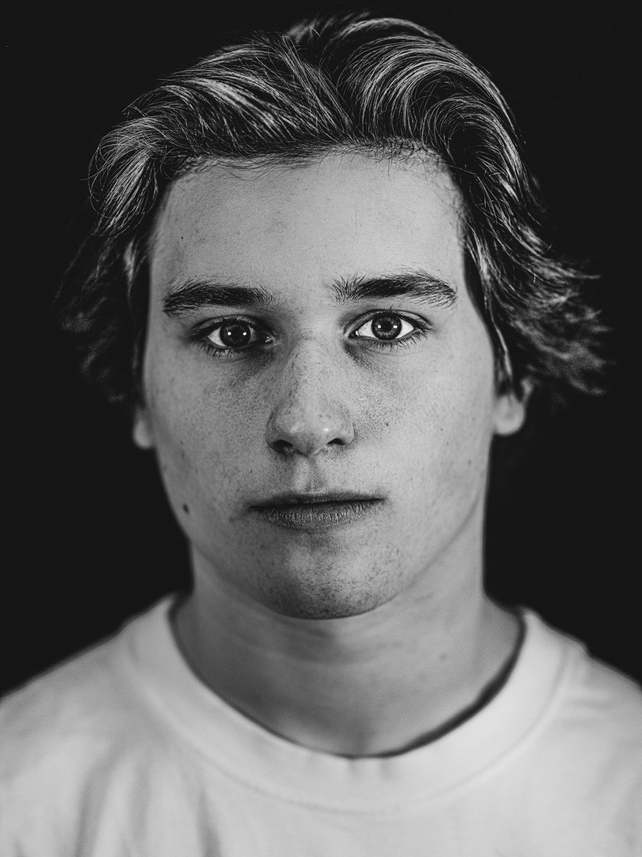 sharkssource's tweet photo. Newly reposted portraits of Macklin Celebrini 

📸 penzy_films https://t.co/10dj8qarRZ