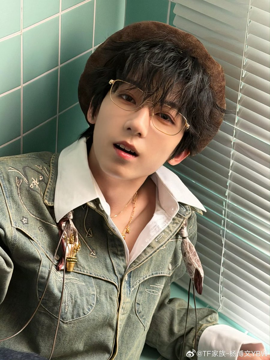 today1077's tweet photo. 淫杨博文很舒服的一点就是不管在脑子里设计了什么剧情，脑子都会像ai生成视频画面一样生成杨博文性高潮的模样，而这一切都是因为杨博文留下了太多眼神迷离的擦边图 https://t.co/Wcu0tfFLPE