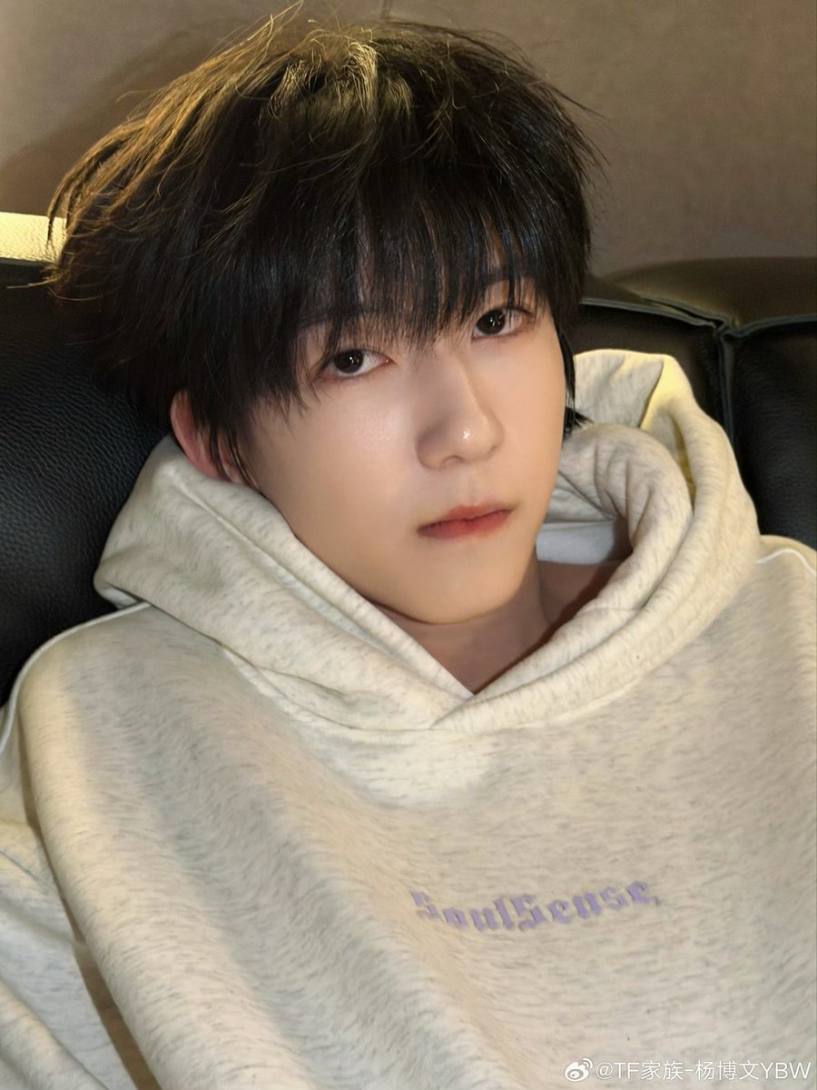 today1077's tweet photo. 淫杨博文很舒服的一点就是不管在脑子里设计了什么剧情，脑子都会像ai生成视频画面一样生成杨博文性高潮的模样，而这一切都是因为杨博文留下了太多眼神迷离的擦边图 https://t.co/Wcu0tfFLPE