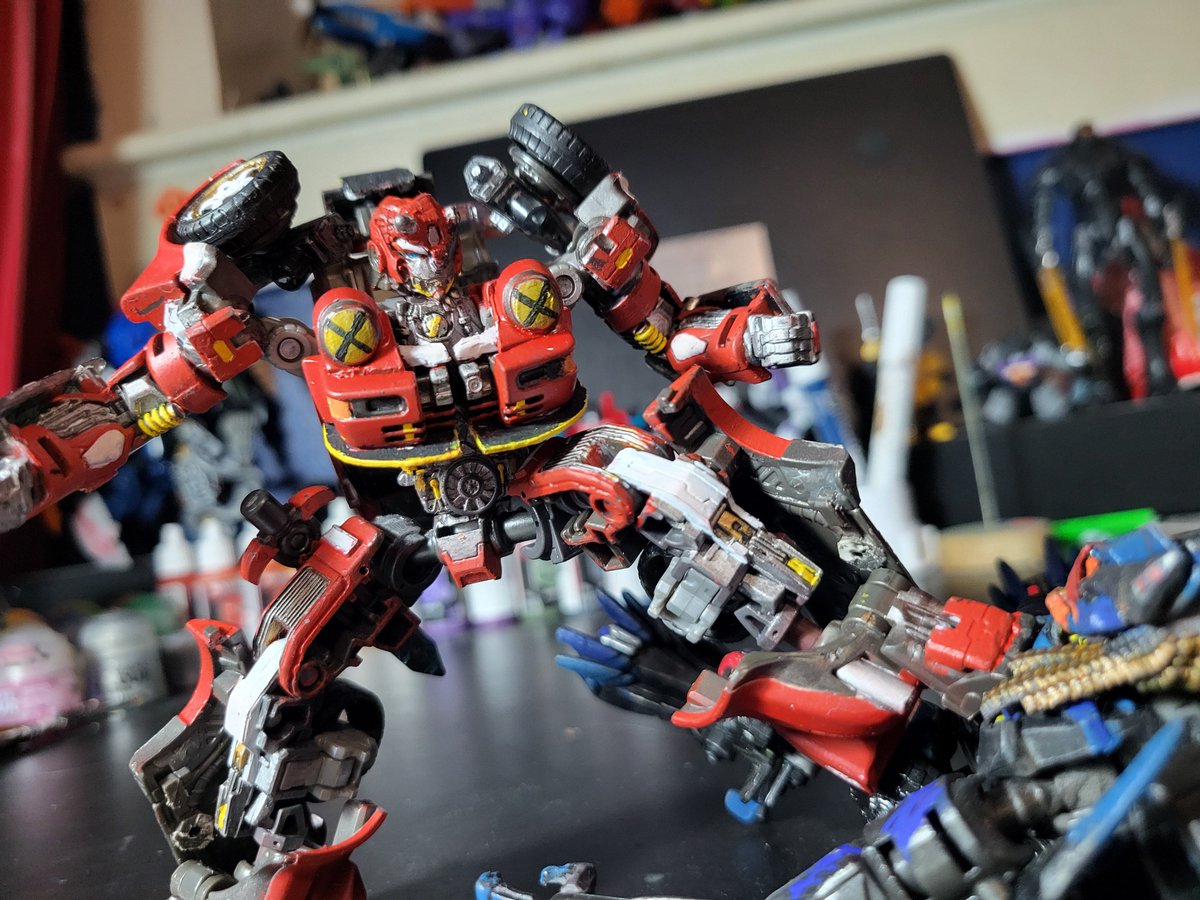 OmegaRedArts1's tweet photo. Transformers custom Cliffjumper update!
#transformers #transformersriseofthebeasts #transformersmtmte #transformersone #transformerscustom https://t.co/QSfKPAYZht
