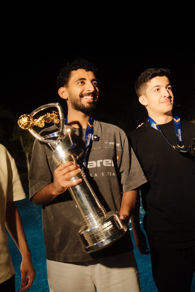 TheWitty21's tweet photo. مع أبطال الوورلدز 💚🥇 https://t.co/J7audyWUB3