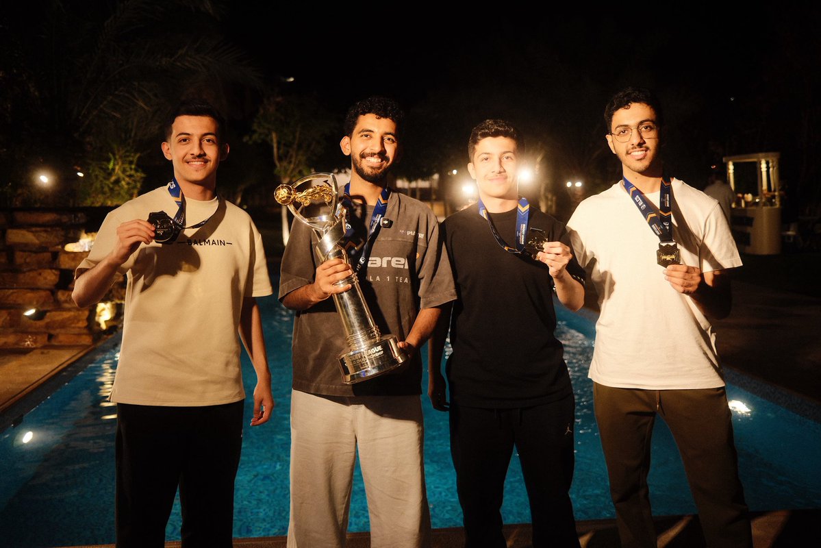 TheWitty21's tweet photo. مع أبطال الوورلدز 💚🥇 https://t.co/J7audyWUB3