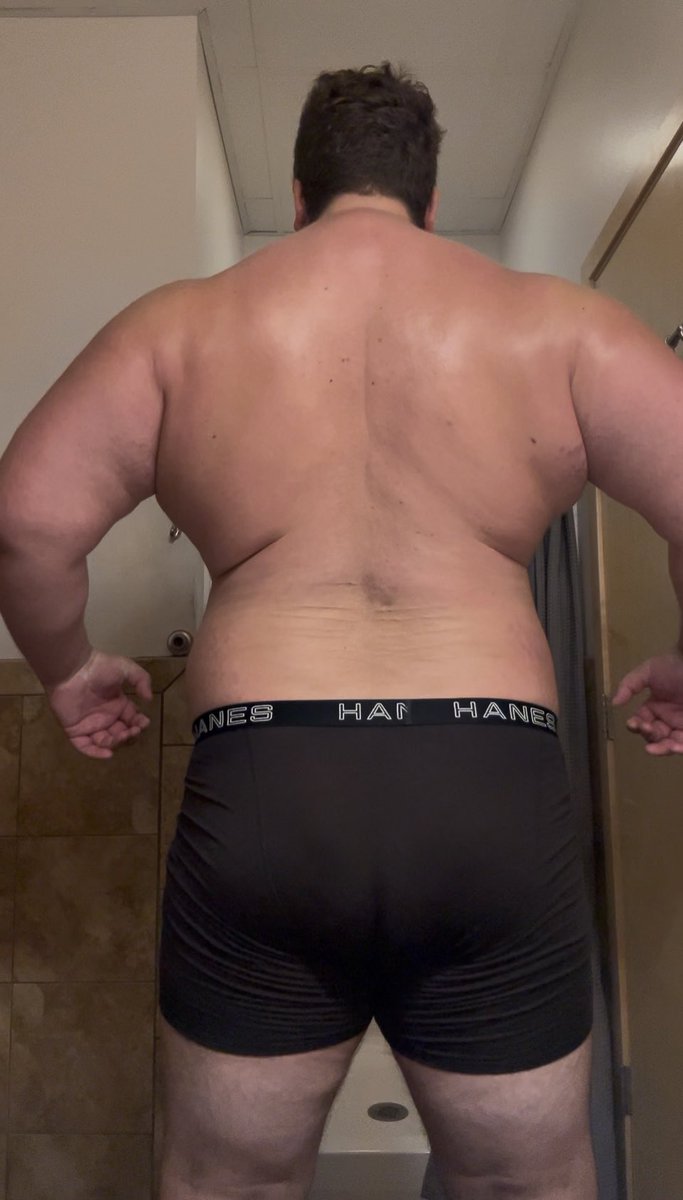BeefyBowser's tweet photo. A few screenshots from a new vid on Onlyfans

We are pushing my body to MAXIMUM THICKNESS. Still a long ways to go…🐷😩😈

https://t.co/CGNvyTweqt https://t.co/XtJHdY9zMF