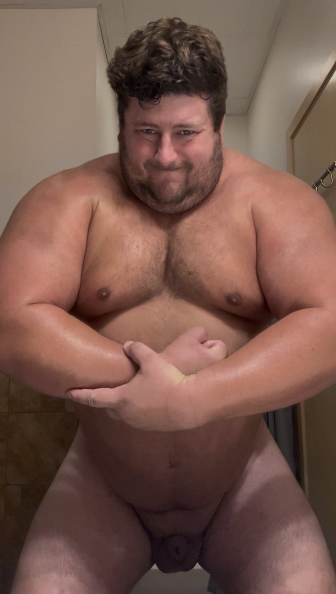 BeefyBowser's tweet photo. A few screenshots from a new vid on Onlyfans

We are pushing my body to MAXIMUM THICKNESS. Still a long ways to go…🐷😩😈

https://t.co/CGNvyTweqt https://t.co/XtJHdY9zMF