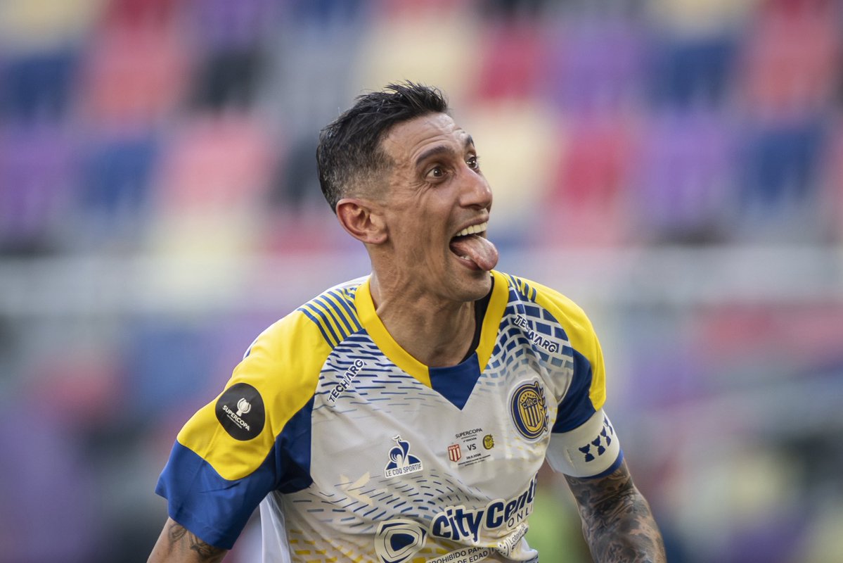 RosarioCentral's tweet photo. 🤪💛💙 ¡DALE CENTRAAAAAAL! https://t.co/g8SCj83gHy