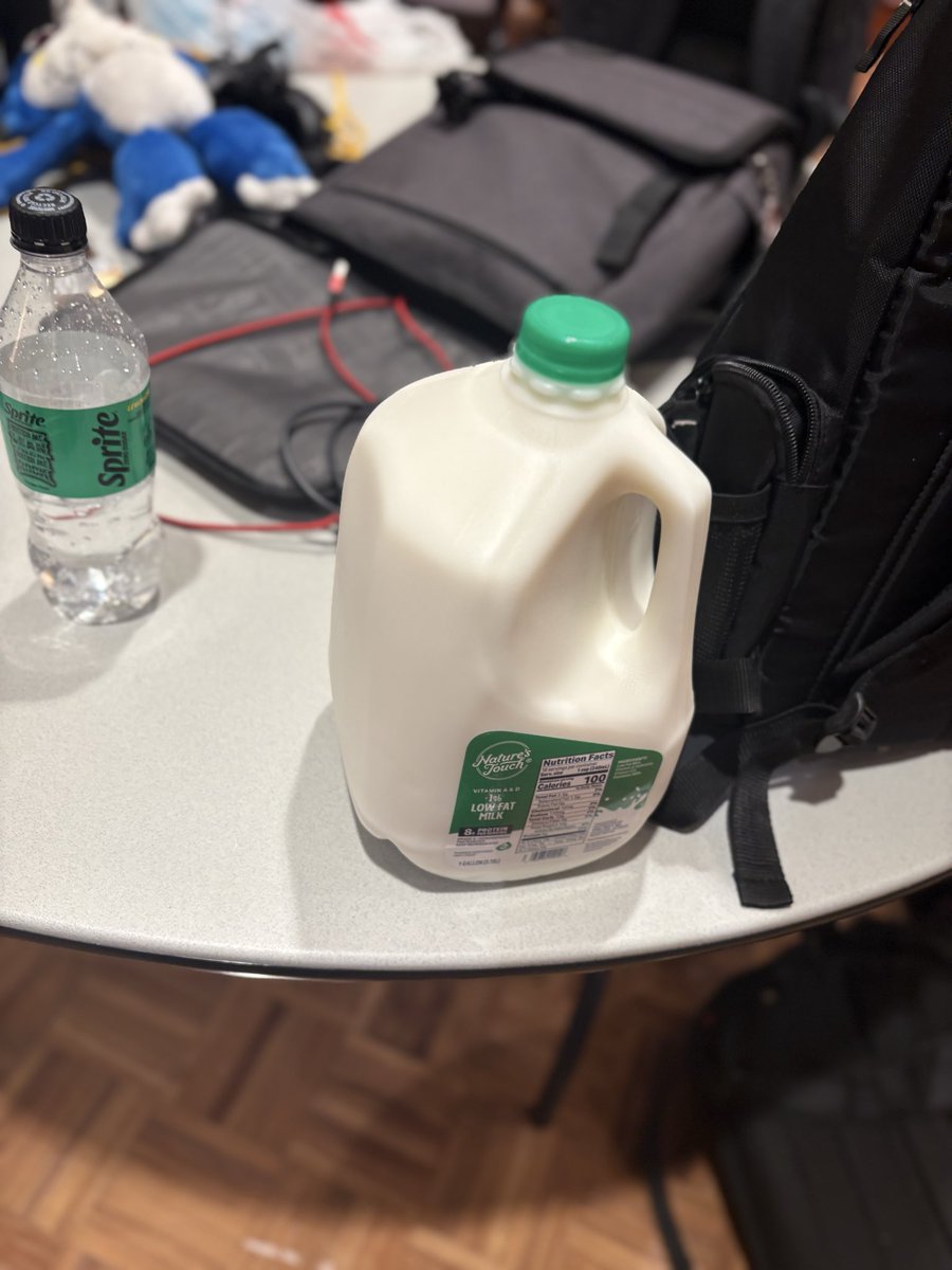 smabe_g's tweet photo. Who the FUCK brought a gallon of milk to Dead Center https://t.co/tna87MRhZV