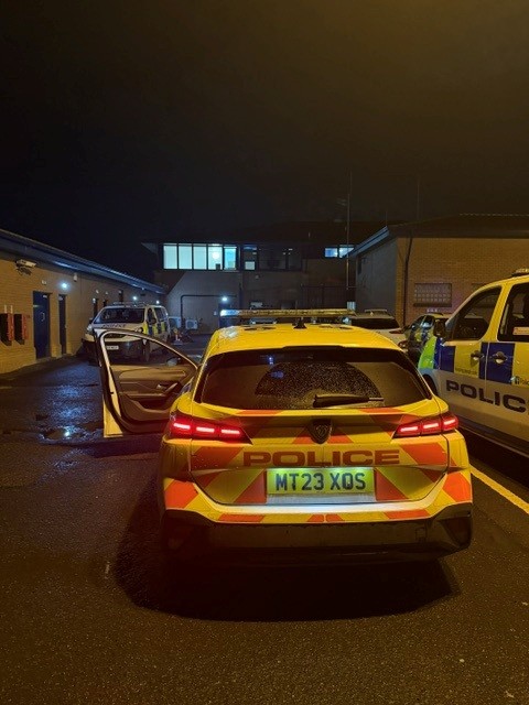 PSOSEastDun's tweet photo. 🚔 Night shift 

Our group 1 response officers are getting ready to head out on patrol across East Dunbartonshire to help keep our community safe into the early hours. 

Stay safe East Dun ! 

#EastDunbartonshire #Response Policing #KeepingPeopleSafe https://t.co/j55AN1JxQL