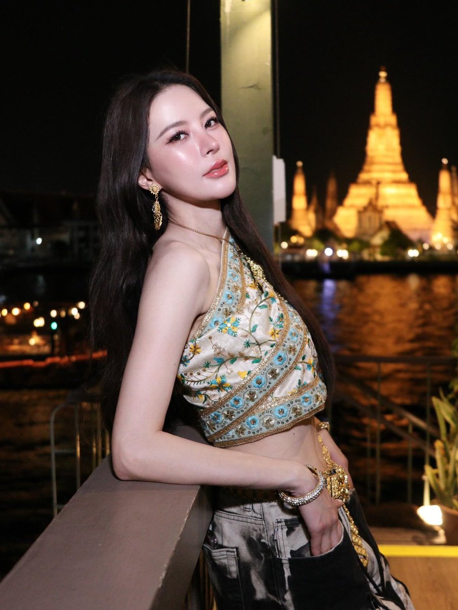 balenxto's tweet photo. จริงมั้ยคะ คนที่เป็นเนื้อคู่กันจะแต่งตัวคล้ายๆกัน ><

#Puinoonbint https://t.co/sNrN4zZOYm
