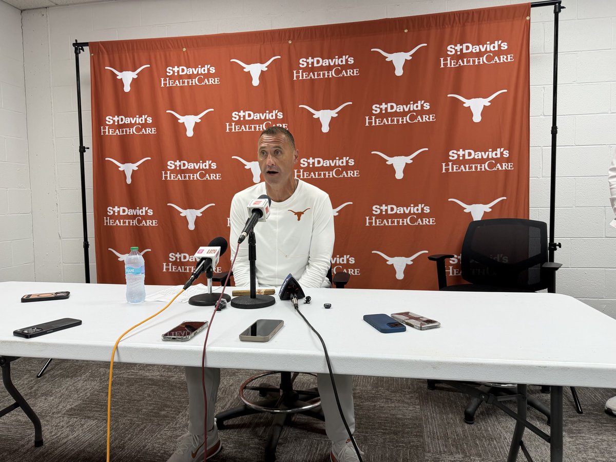 EricCHenry_'s tweet photo. “We took him out and we addressed it. I’m not gonna give the guy a death penalty for an unsportsmanlike conduct. It has to about the team and not the look at me.” 

Steve Sarkisian on Colin Simmons’ unsportsmanlike penalty call. https://t.co/ZgQV7mlEst