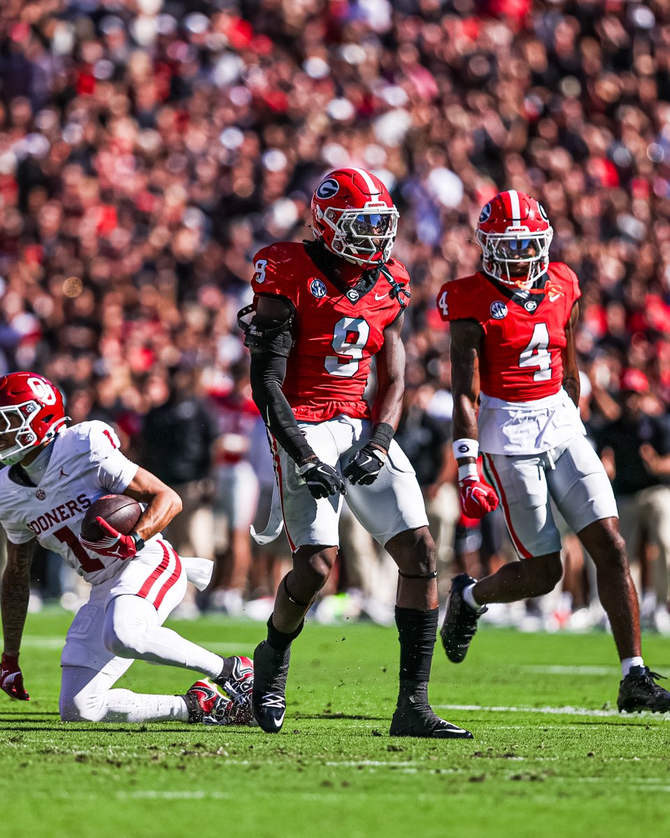 GeorgiaFootball's tweet photo. Hunting early 👿 https://t.co/GyjnbXOKxa