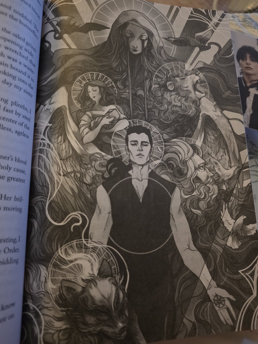 BeautifulCypher's tweet photo. This book is so pretty https://t.co/kFqzfalifi
