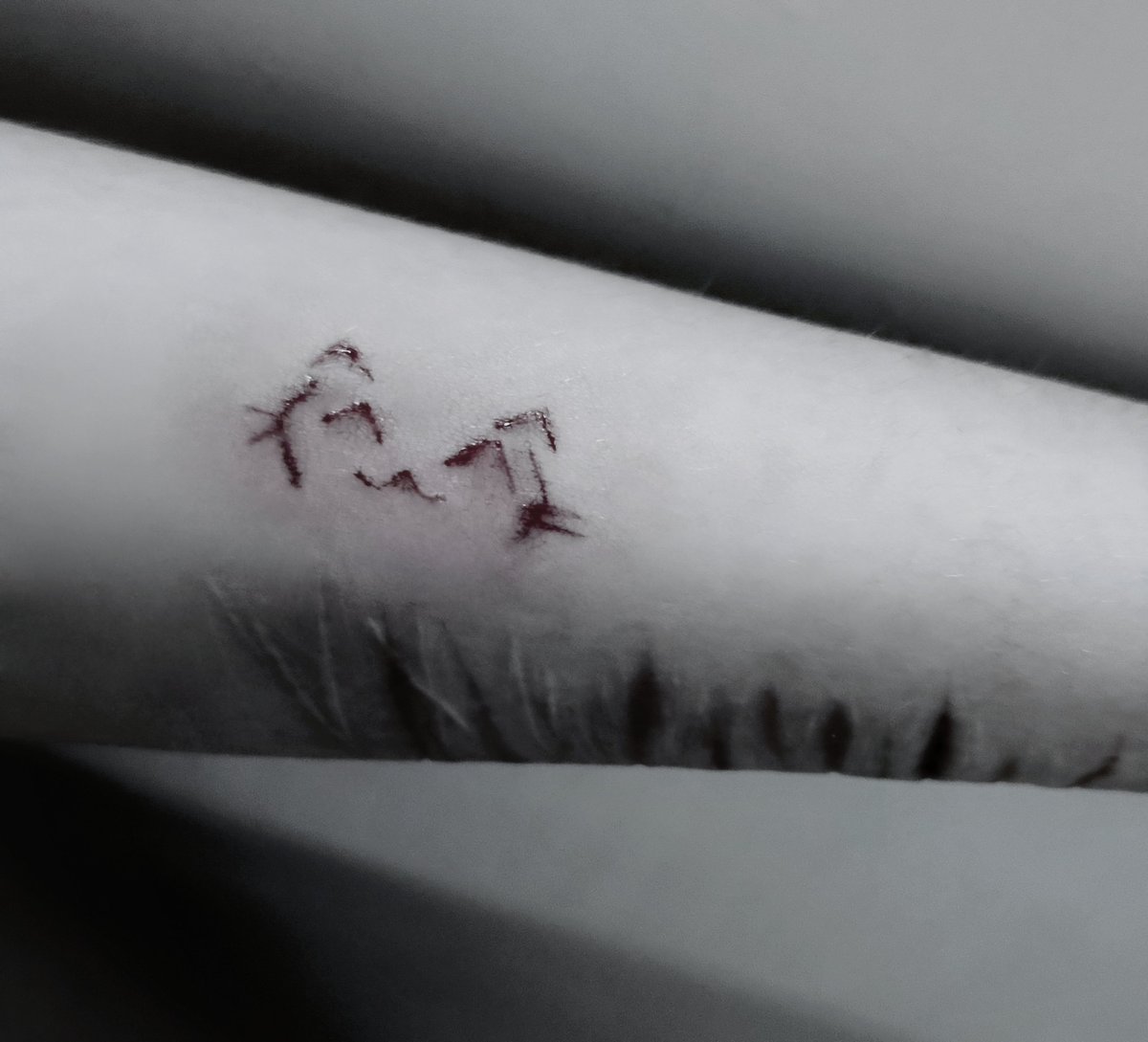 k_kun444's tweet photo. Last week. Even my scars gotta be pretty 
#sfxmakeup #catscratches https://t.co/p43NQ92cC7