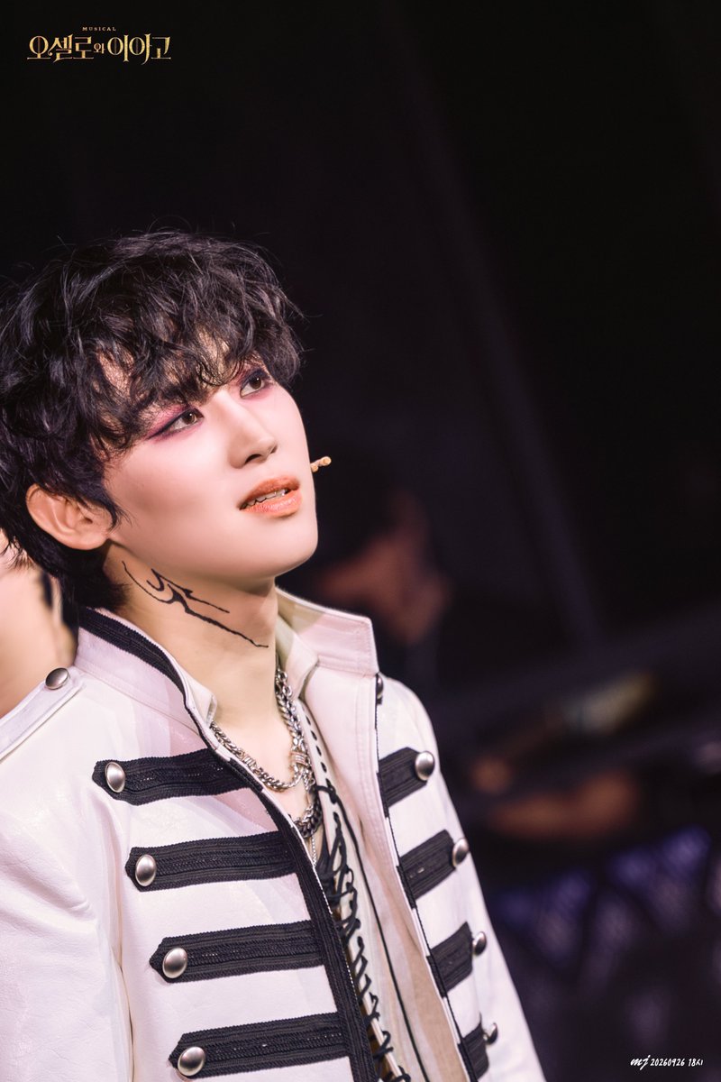 MJ_PlayPic's tweet photo. 오셀로와 이아고 20260926 18시
스페셜 커튼콜
M7. 질투를 조심하라

이아고 役 김경록 배우

이를테면... 질투 라던가 https://t.co/9iXSlQqdq6