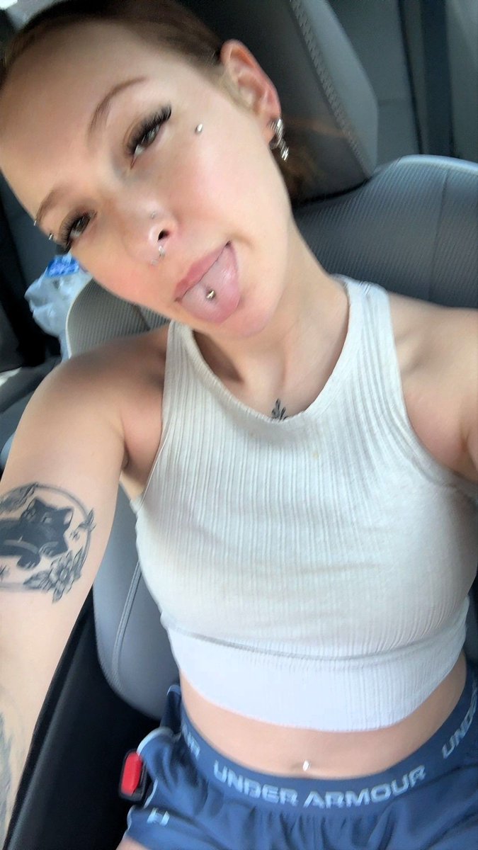 sophiexo_5's tweet photo. wanna play with my piercing? 😉 https://t.co/Iwrbjh9kr4