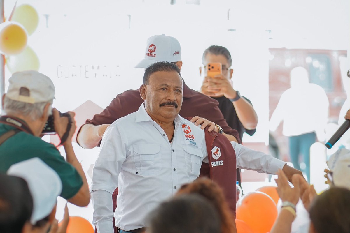 firmesgt's tweet photo. La fuerza de FIRMES nace en su gente y crece desde las comunidades. 🇬🇹

En Chinautla compartimos una jornada junto a vecinos de la comunidad y acompañamos el nombramiento de Raúl Linares como coordinador, fortaleciendo nuestra organización y el trabajo territorial. https://t.co/8UwMsKTmze