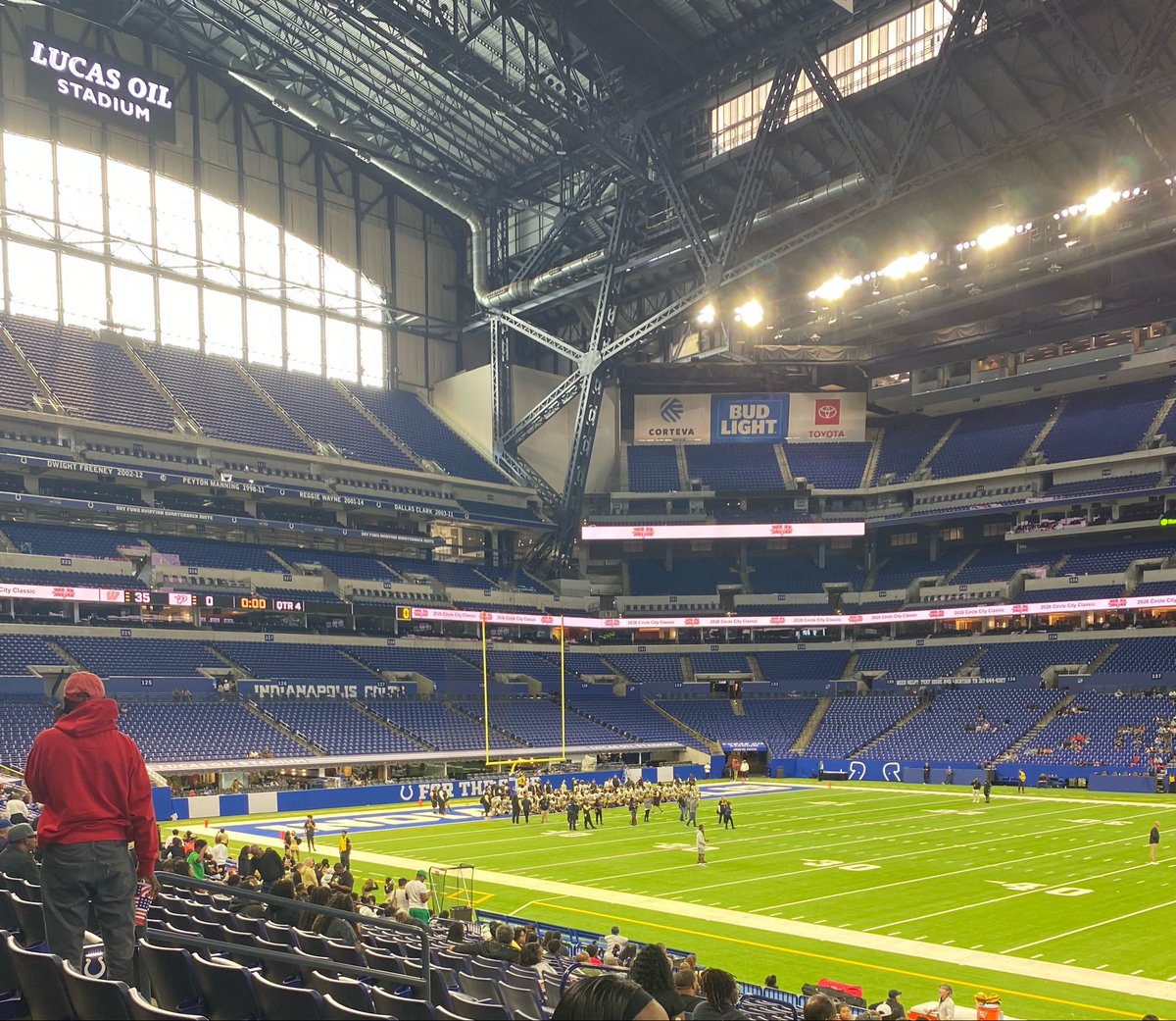 GloryJunky_'s tweet photo. Warren Central took it to Pike. Lawrence North vs Ben Davis later. Cool stadium. Easy. @Chris_Hawkey https://t.co/Xzof96GUQB