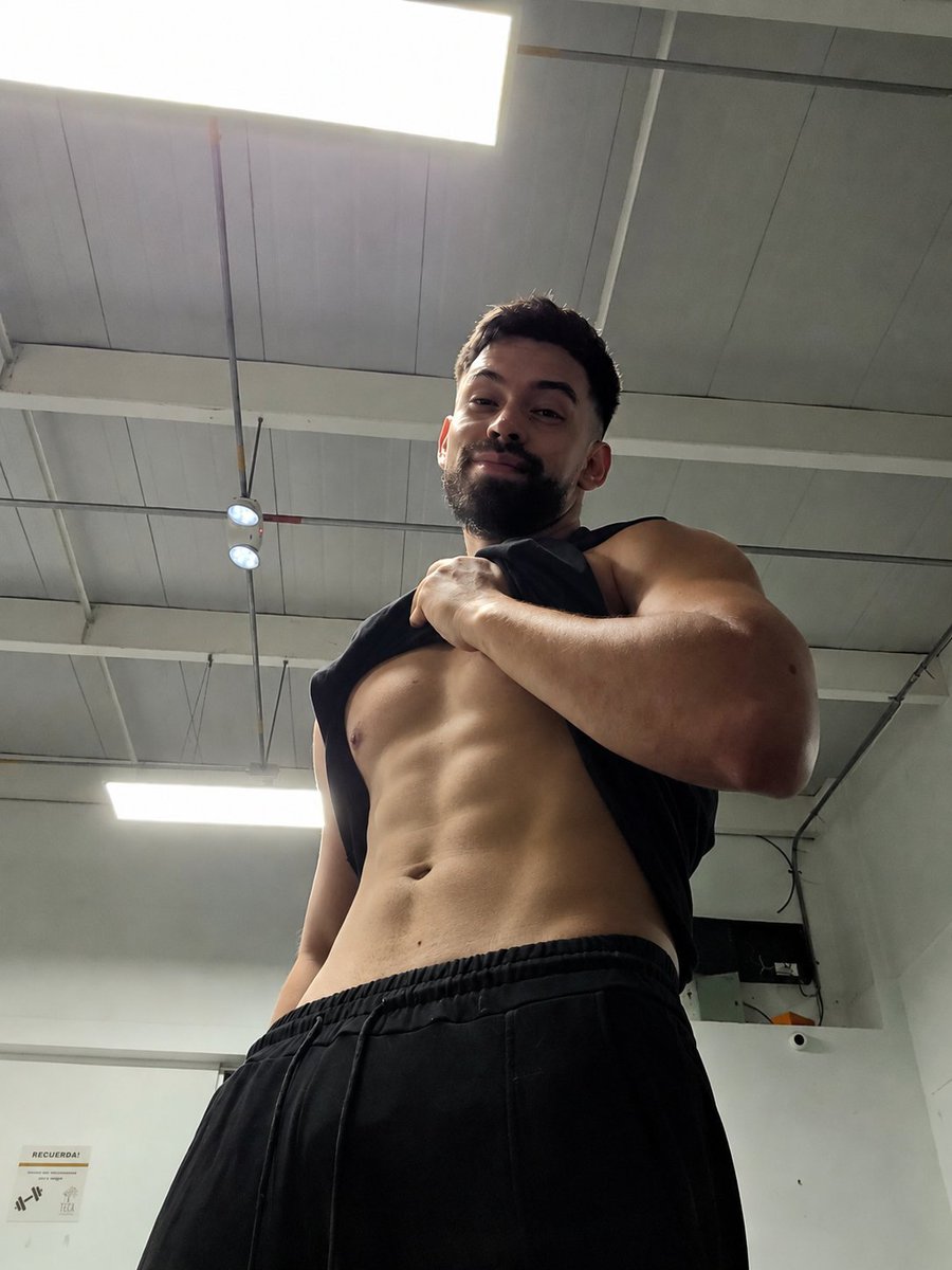 GaelCruz00's tweet photo. Que buen entrenamiento 🔥🥵

#gym #fit  #men  #sexy #latino  #colombiano https://t.co/pYOIFrUmwZ