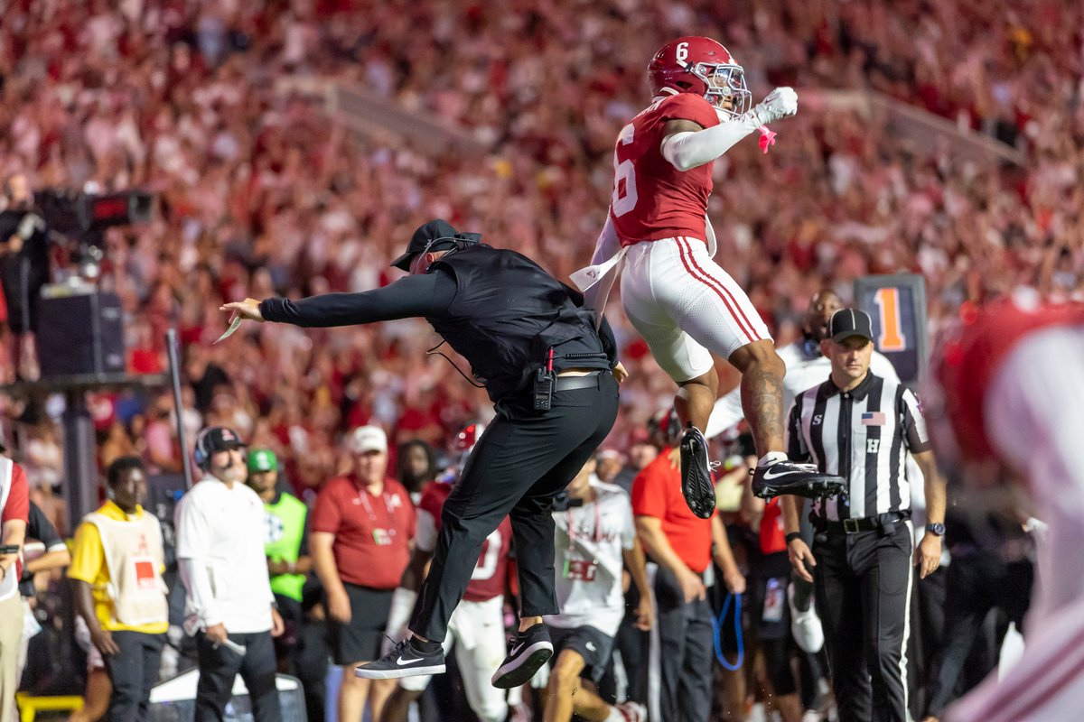 _NickKelly's tweet photo. Here's Kane Wommack right before the somersault, as captured by AP photo/Vasha Hunt https://t.co/dSuJWjDr4n