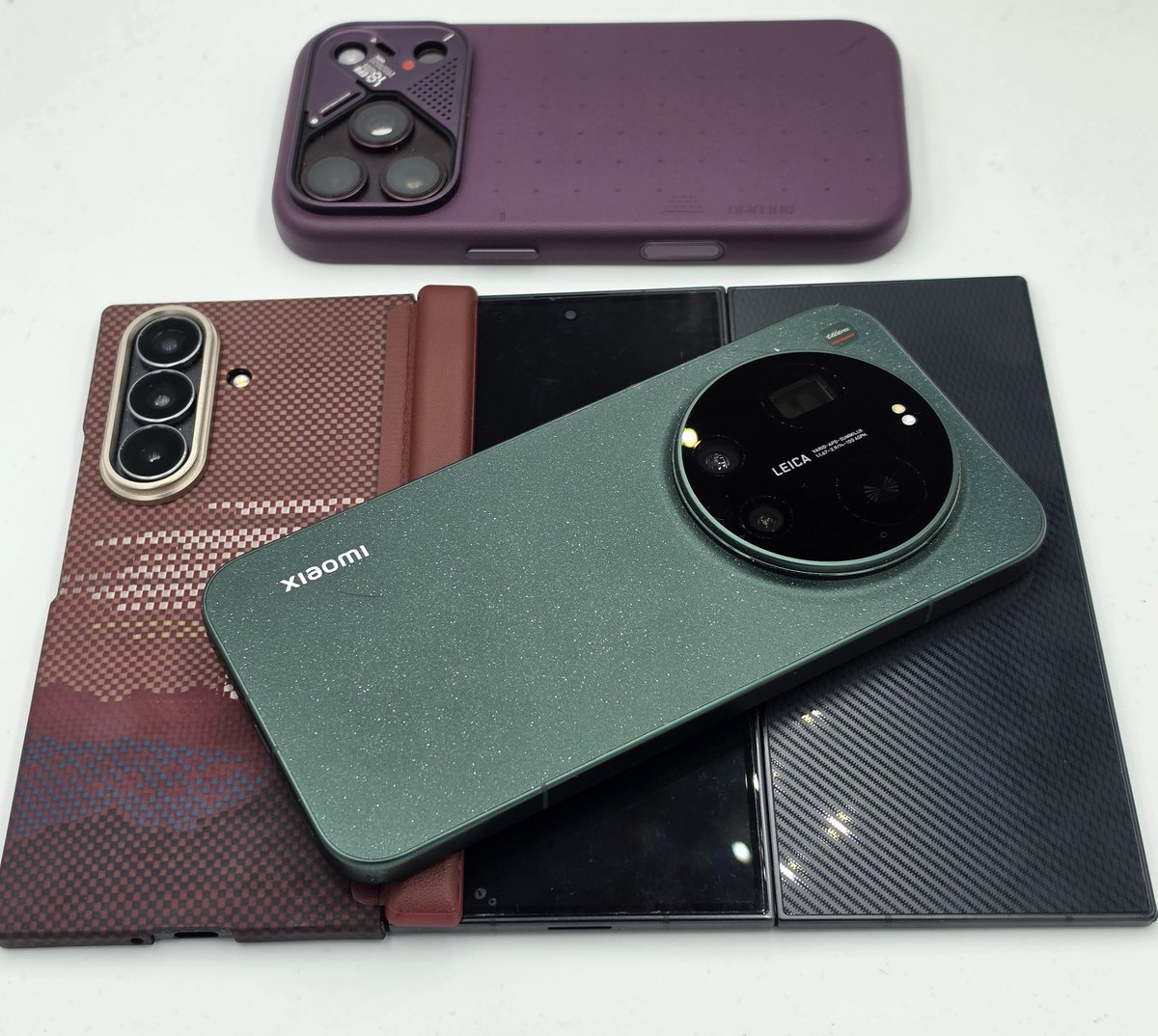 Hayaponlog's tweet photo. スマホオタクを10年くらいやってみると、普通に生きていくうえでは

iPhone
Galaxy
カメラの強いスマホ（Xiaomiなど）

この3台でなんとかなると気づくんだよな https://t.co/UurgwwskFt