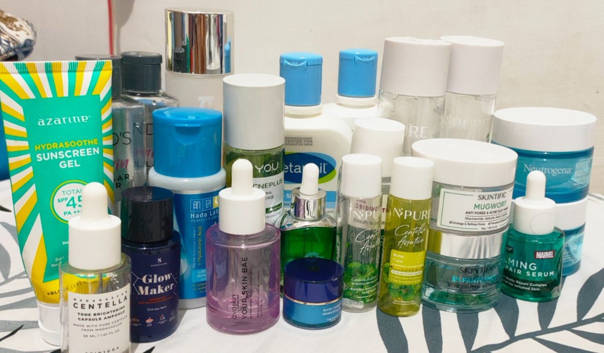 yang0___0's tweet photo. everything YANG uses: a thread 
🧴 oily + sensitive skin
🎨 light-medium, neutral undertone
🚨 allergy-prone
🌿 green / leafy / woody scents https://t.co/eedXqgy8PR