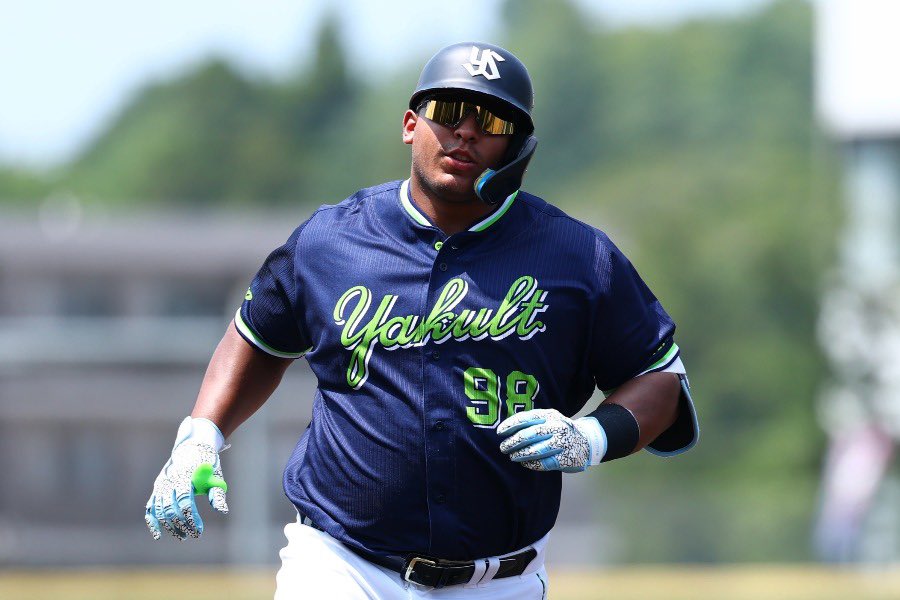 MOP_KNOWS's tweet photo. Swallows handling of Leandro Cedeño🇻🇪 was very disrespectful. They brought him for 10 games in the top level, and just threw him aside. 

Don’t blame Cedeño in going back to Venezuela.

If we want more foreigners to consider this route, franchises should stop giving up like that. https://t.co/FIsQt2jO1Z