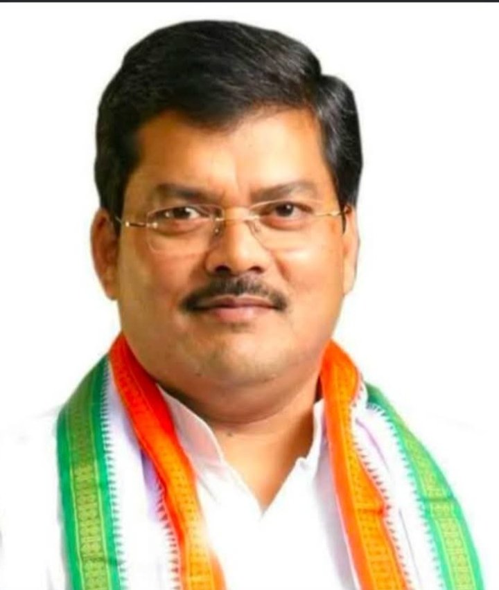BalaramKolte's tweet photo. अखिल भारतीय कांग्रेस कमेटी के महासचिव, पुर्व राष्ट्रीय युवक कांग्रेस अध्यक्ष के अध्यक्ष, पुर्व केंद्रीय मंत्री आ��रणीय #mukulwasnik जी को जन्मदिन की हार्दिक  बधाई 🎂

प्रकृति आपको हमेशा कुशल स्वास्थ्य प्रदान करे🌹@soniyagandhi @RahulGandhi @priyankagandhi @MukulWasnik @INCIndia https://t.co/313BCd35N9