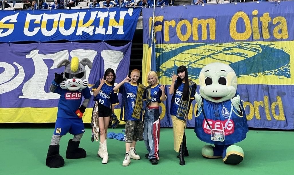 SPiN_officialJP's tweet photo. #大分トリニータ
#トリサポ の皆さま
9月6日に披露した、#SPiN オリジナル応援ソング「誇り」の映像が公開となりました🎥

https://t.co/sGNN5bfGUJ

私たちにできることは選手の皆さまへ声援を届けること

#大分トリニータ宣伝部 として全力で応援します🐢
是非ご視聴いただけますと幸いです⚽️ https://t.co/dd7LUttgTD