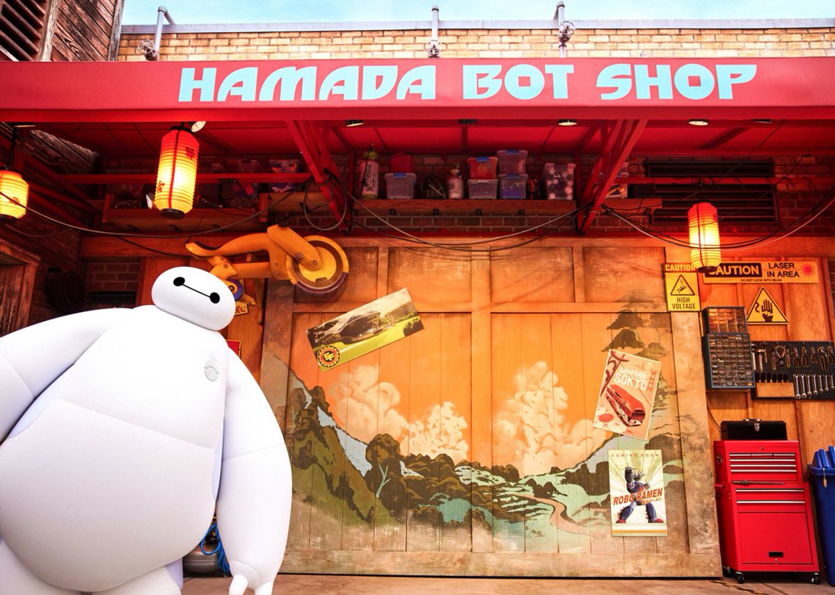 disneyjp's tweet photo. 世界のディズニーパークで出会う特別な景色を🌎✨
今日は #世界観光の日✈️
⠀
一歩足を踏み入れれば、そこはまるで映画の中🎬
行ってみたい場所はどこですか？💭 https://t.co/LYVX0kRqQJ