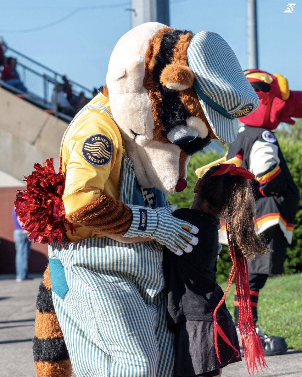 UIndyAthletics's tweet photo. Thank you to our friends from across the great city of Indianapolis for joining us on Mascot Night at Key Stadium❗️

🎉 It was so much fun having you on campus tonight and uniting as some of the best supporters in sports! https://t.co/jokOi8CpnX