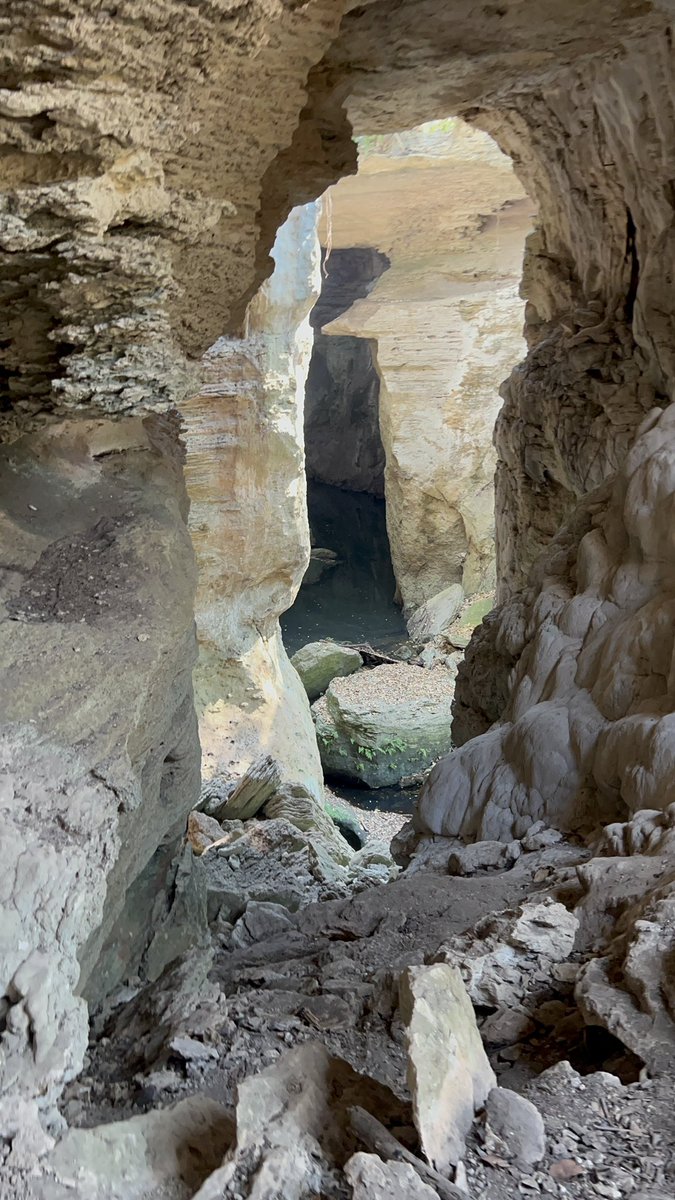 JessiicaXavierr's tweet photo. Mais registros. Não é sequer a metade da beleza que é o lugar.
Grutas de Kodzue📍 Cheringoma https://t.co/d9RTSajDpT