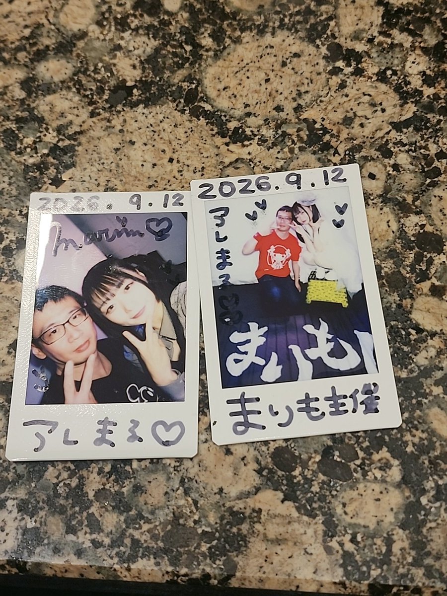 iera_777's tweet photo. 先日のライブは～
「藤岡まりもpresentsプチ3マンvol.5　愛野可奈✖️藤岡まりも✖️みちゅのりんご」にて、まりもライブ〰️
楽しすぎるプチ3マンでした。
写真は➰
MCと前後物販
#藤岡まりも
#まりもライブ
#207まりも目
#2026年9月12日
#池袋comfy https://t.co/GmnMVmgn4y