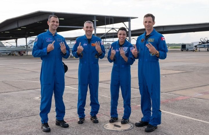 ArctyraGroup's tweet photo. Members of NASA's SpaceX Crew-13 -- NASA astronauts Jessica Watkins and Luke Delaney, Canadian Space Agency astronaut Joshua Kutryk, and Roscosmos cosmonaut Sergey Teteryatnikov -- boarded NASA's T-38 aircraft for their flights to @NASAKennedy Space Center https://t.co/Pi7R3mAQ3r