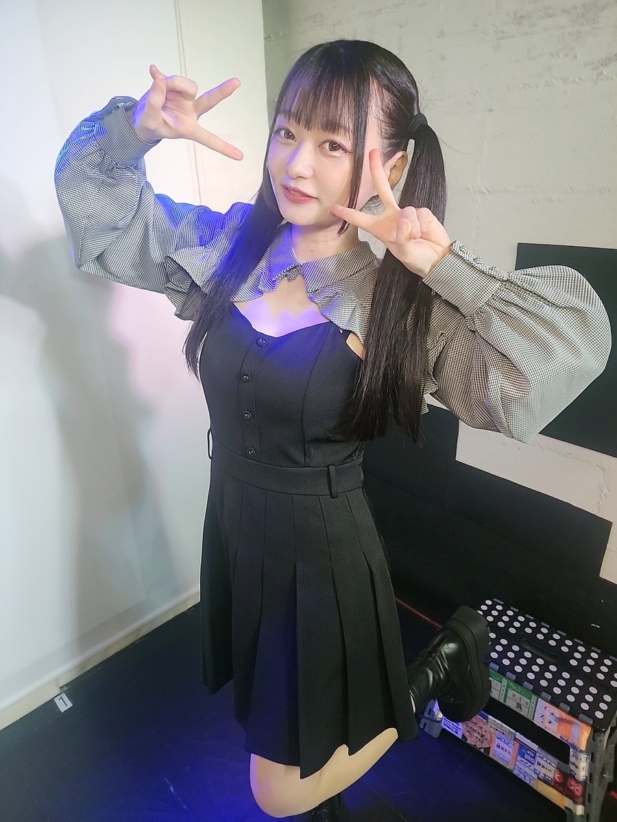 iera_777's tweet photo. 先日のライブは～
「藤岡まりもpresentsプチ3マンvol.5　愛野可奈✖️藤岡まりも✖️みちゅのりんご」にて、まりもライブ〰️
楽しすぎるプチ3マンでした。
写真は➰
MCと前後物販
#藤岡まりも
#まりもライブ
#207まりも目
#2026年9月12日
#池袋comfy https://t.co/GmnMVmgn4y