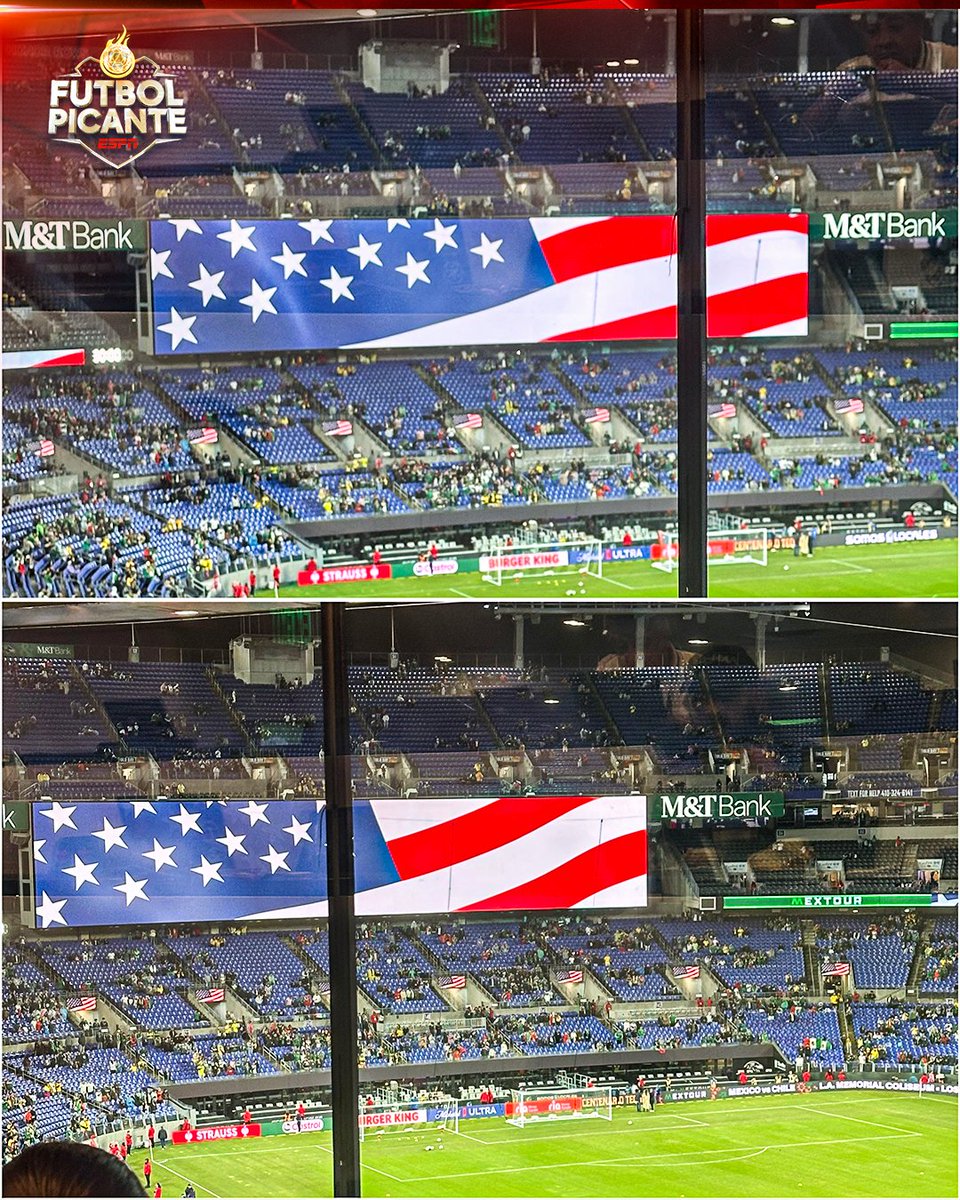 futpicante's tweet photo. ¡AH CARAY! 😳

Previo el partido entre México y Colombia, el M&amp;T Bank Stadium puso el Himno y la bandera de USA. https://t.co/cVEYYnkjA6