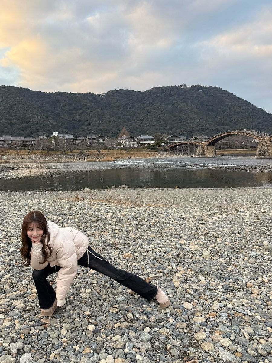 ddn_ko103's tweet photo. おはよ~！☀️
今日は決勝最終日だから特別に新年早々ちょけた私をお出しします🥹

今日の配信は💁‍♀️
13:00〜14:00の間で30分
20:35〜22:00過ぎです！

みんなで1位とろうね！🥇✨ https://t.co/NLrESwn70M