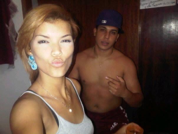 Marishkia's tweet photo. Ileana Márquez Perrotza en su estado natural: Con el Malandro atrás 👄🍆💦 https://t.co/TNKosgLDdy
