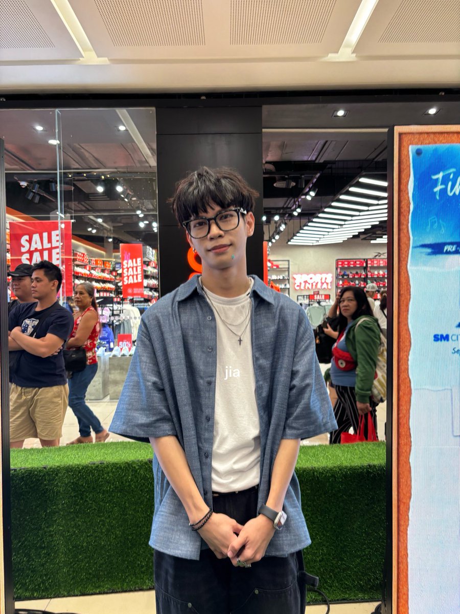 whos_jiaa's tweet photo. me: nyle picture ka
nyle every single time:

😭😭😭

DAYONE SM SOUTHMALL  STORIES
#DAYONEFindTheirStories
#DAYONEOfficial 
#DAYONE_NYLE
@DAYONEOfficial_ https://t.co/ZQyxNhzTYk