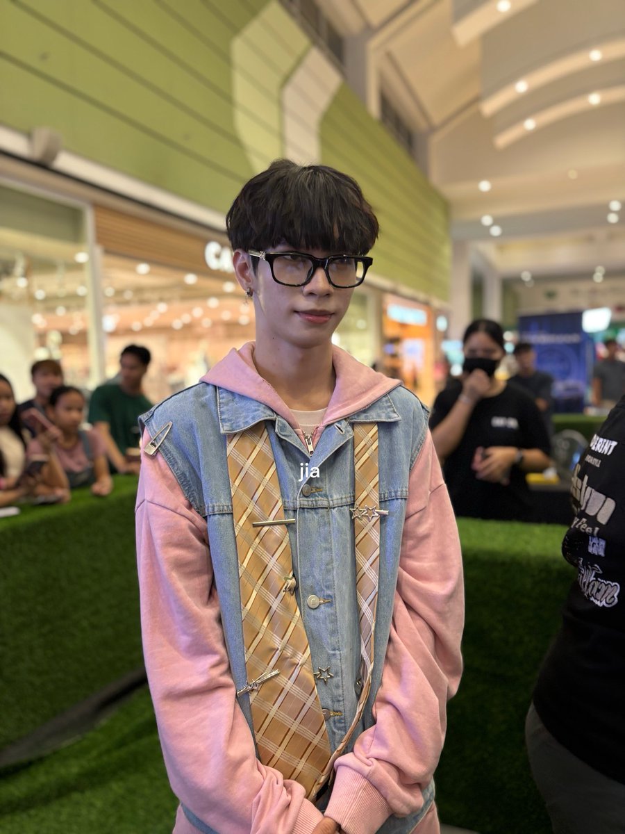 whos_jiaa's tweet photo. me: nyle picture ka
nyle every single time:

😭😭😭

DAYONE SM SOUTHMALL  STORIES
#DAYONEFindTheirStories
#DAYONEOfficial 
#DAYONE_NYLE
@DAYONEOfficial_ https://t.co/ZQyxNhzTYk